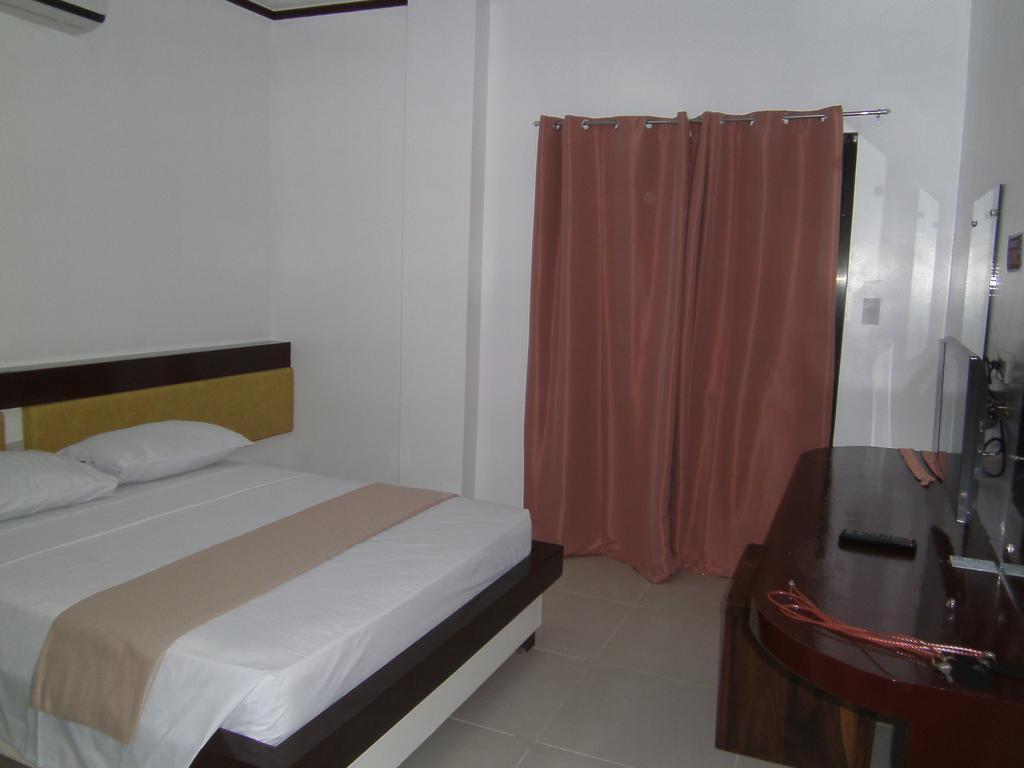 Seashore Beach Resort Puerto Galera Buitenkant foto