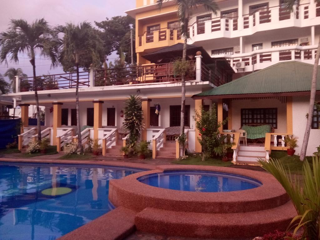 Seashore Beach Resort Puerto Galera Buitenkant foto