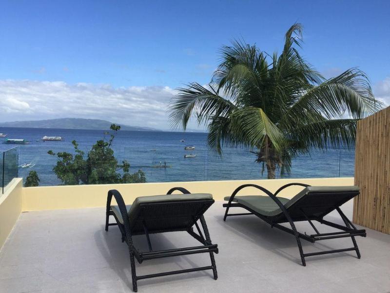 Seashore Beach Resort Puerto Galera Buitenkant foto