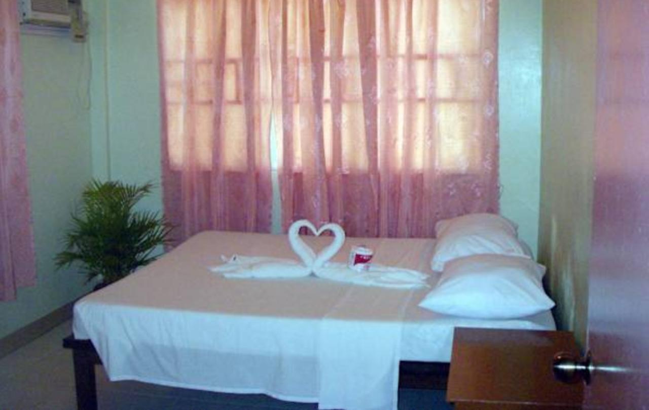 Seashore Beach Resort Puerto Galera Buitenkant foto